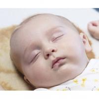 Bébé dort beaucoup dans le ventre de sa maman au 5 ème mois de grossesse