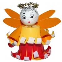 Ange en pots de petits suisses