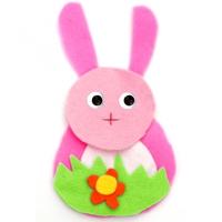 Collage du lapin de Pâques en feutrine
