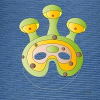 Modèle à imprimer et à découper pour fabriquer son masque d'extraterrestre. Le masque est réalisé en papier épais type canson ou en papier collé sur du carton fin de récupération (boites d'emballage d
