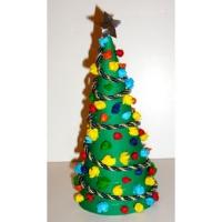 Mini sapin et boules de papier crépon