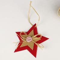 Etoiles de Noël en carton ondulé :