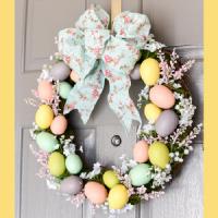 Couronne d'oeufs pour porte :