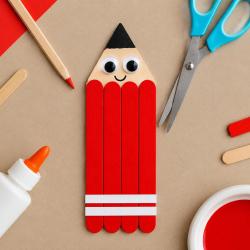 Fabriquez un crayon géant avec des bâtonnets d'esquimaux : une activité créative pour la rentrée