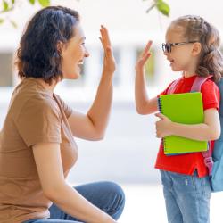 Préparez la rentrée scolaire 2025 sans stress grâce à notre checklist complète pour les parents, étape par étape. Anticipation, fournitures, organisation… tout y est !