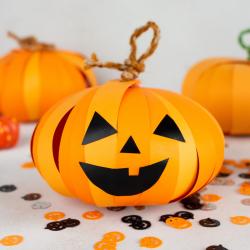 ?Une citrouille en papier à suspendre | Tuto Halloween | Tête à modeler