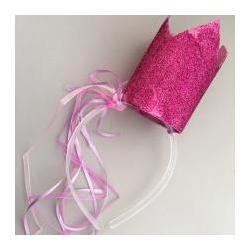 Bricolages expliqués et illustrés pour fabriquer des accessoires de déguisement pour le Carnaval ou les fêtes d'enfants : chapeaux, couronnes, épée, baguettes, lunettes ..."