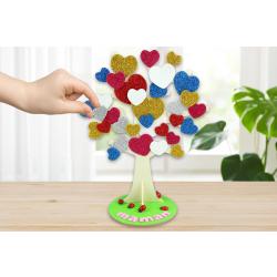 Au cours de cette activité les enfants transformeront un simple arbre en bois en un arbre à coeurs super mignon. Un bricolage facile qui permettra de fabriquer un joli cadeau à moindre coût po