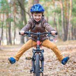 bicyclette - mot du glossaire Tête à modeler. Une bicyclette est un véhicule à deux roues. Définition et activités associées au mot bicyclette.
