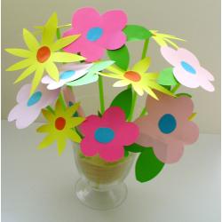 Bouquet de fleurs en papier pour un bouquet minute à réaliser et offrir à la fête des mères.