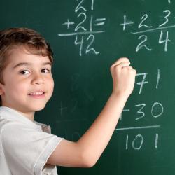 calcul - mot du glossaire Tête à modeler. Le calcul est la mise en ouvre de règles élémentaires d'opération sur les nombres. Définition et activités associée