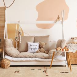 La chambre Montessori est une chambre qui va aider l'enfant à devenir autonome. Elle dispose de 3 espaces : un espace repos, un espace jeux et un espace lecture. Retrouvez nos conseils pour bien l'amé