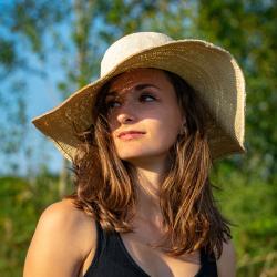 chapeau - mot du glossaire Tête à modeler.   Définition et activités associées au mot chapeau.