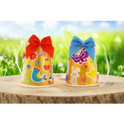 Cloches de Pâques avec des gobelets
