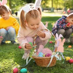 La fête de Pâques ne tombe pas à date fixe comme la fête de Noël. Non la date de Pâques doit être calculée chaque année en fonction du jour de la pleine lune et de l'équinoxe de printemps le 21 mars.