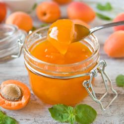 Confiture d'abricot en boite. Vous avez manqué le jour des confitures et vous ne trouvez plus d'abricots frais ? Pas de panique, voici une recette de confiture d'abricots à réaliser avec une boîte de 