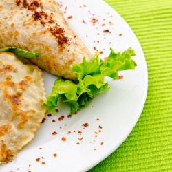 Crêpes au jambon et au fromage pour des petits repas express ou improvisé pour les enfants.