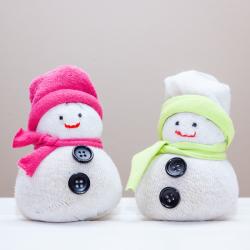 Bricolage pour réaliser des décorations de Noël : Des petits bonhommes de neige à faire en tissus ou en feutrine