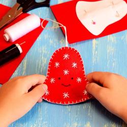 Cloche de Noël en feutrine