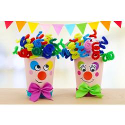 Fabriquer un clown avec un gobelet et des chenilles