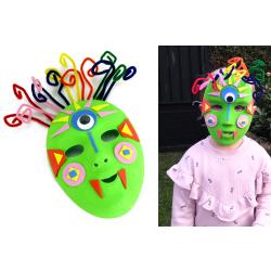 Dans cette activité d'Halloween les enfants s'amuseront à transformer un simple masque blanc en un masque terrifiant (mais pas trop) et coloré pour aller récolter les bonbons le 31 octobre ! U