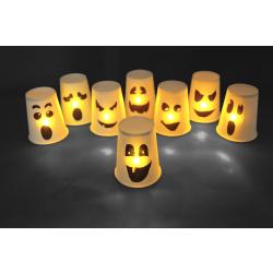 Pour Halloween nous allons fabriquer des petits fantômes qui brillent dans le noir.Tout cela grâce à des gobelets en carton, des bougies LED et une astuce toute simple !Une activité simple et