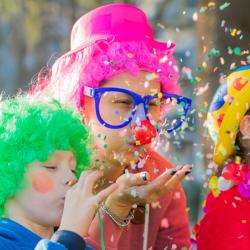 L'origine du Carnaval n'est pas clairement établie tant il y a de fêtes qui ont inspirées le Carnaval comme nous le connaissons aujourd'hui. De l'antiquité au Moyen-âge en passant par babylone, retrou