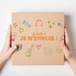 48 idées d'activités à faire avec les enfants lorsqu'ils s'ennuient. Une boite à je m'ennuie pour donner des idées lorsque les enfants ne savent pas quoi faire. A faire seul(s) ou en famille, ces idée
