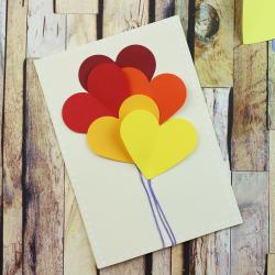 Une activité pleine de coeurs avec cette carte à réaliser pour la Saint Valentin. Facile à réaliser, vous n'aurez besoin que de papier et d&#...