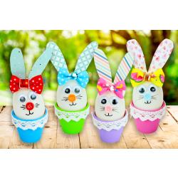 Lapin de Pâques dans son pot en terre cuite