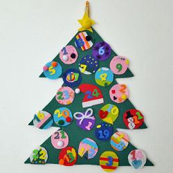 ?Un calendrier de l'Avent Montessori avec un arbe de Noël en feutrine ?