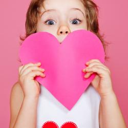 Les coutumes de la Saint valentin ont beaucoup évoluées au fil des siècles. La tradition de "l'oiseau pour un mari" à la Saint Valentin a vite cédé sa place à l'envoi des Valentines à la cour d'Anglet