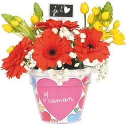 Une sélection de produits indispensables pour réaliser des cadeaux avec les enfants pour la Fête des mères. Cadres, cœurs, pendentifs mais aussi porte-clés et pot de fleurs, il y en a pour tous les go