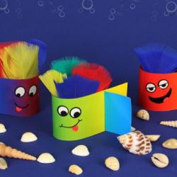Une activité pleine de couleurs et amusante à réaliser. Les enfants vont adorer bricoler ces petits poissons rigolos pleins de couleurs. Un activit...