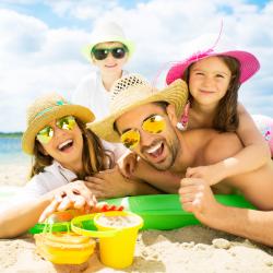 Tableau présentant 11 règles pour se protéger du soleil. 11 règles simples pour que le soleil reste un ami