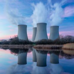 Mini dossier sur le Nucléaire et les risques du nucléaire pour l'expliquer aux enfants : Voici un mini dossier sur le nucléaire, les risques pour la santé, les irradiations ... Tout pour expliquer à v