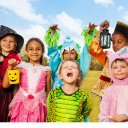Parmi les thèmes préférés des enfants, les princesses, les pirates & les dinosaures sont au top ! Dans ce dossier, retrouvez nos meilleures idées créatives, nos jeux & coloriages classés par thèmes.