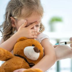 Les vaccins, dossier sur les vaccins. Contre la maladie, il existe les vaccins ! Certains vaccins sont obligatoires et ils doivent être fait durant la petite enfance, sans oublier les rappels, d'autre