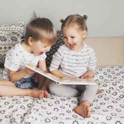 Vous cherchez un livre pour les enfants ? Retrouvez toutes nos sélections de livres classés par âge ou par thèmes.