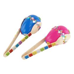 Vous vous demandez comment fabriquer des maracas soi-même ? Il suffit d'assembler des cuillières en bois avec des oeufs en plastique. Retrouvez notre tuto pour fabriquer votre instrument de musique.