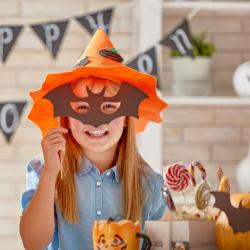Pleins d'idées pour réaliser un masque pour vous déguiser pour Halloween ! Masque de loup, de diable, de squelette, vous en aurez pour tous les goûts et tous les âges si vous préférez les masques au m