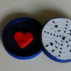 Offre ton coeur - Mets ton Coeur en boite et offre le en cadeau à une personne que tu aime beaucoup, ou aime tout court. Ton coeur est un joli coeur en pâte à sel enfermé dans une belle boite écrin.