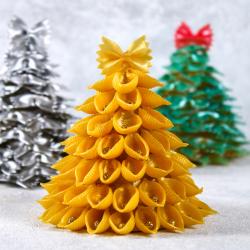Fabriquez un mini sapin en pâtes facilement grâce à notre tuto. Un mini sapin de Noël à fabriquer gratuitement