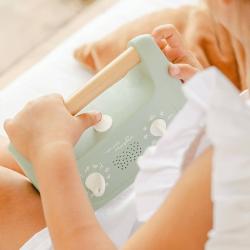 Mon petit Morphée est un boîtier de méditation déconnecté, sans piles et très facile à prendre en main pour les 3 - 8 ans. Au programme : déconnexion, relaxation, apaisement et meilleur sommeil.
