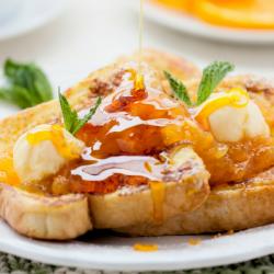 Le pain perdu sucré classique est une recette facile, rapide et très économique pour cuisiner un dessert de dernière minute. L'avantage incontestable du pain perdu sucré recette classique est qu'il fa