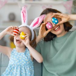 Tête à modeler vous propose des fiches de bricolage illustrés faciles à réaliser avec les enfants de maternelle. Retrouvez une proposition de coloriages de Pâques plus particulièrement destinés aux en