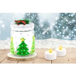 Découvrez un bricolage de Noël facile et rapide à faire avec les enfants ! Avec quelques accessoires nous allons transformer un simple pot en verre en un sublime photophore pour décorer et éclairer la