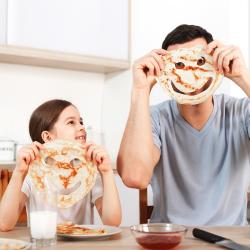 Poeme chandeleur à apprendre afin de pouvoir la réciter en mangeant des crepes. Le perce-neige est le poème de chandeleur le plus populaire auprès de nos enfants. Retrouvez ce poème mais aussi bien d'
