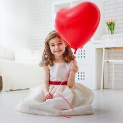Poeme Saint Valentin : le 14 février est l'occasion de faire plaisir à l'être aimé en lui récitant un poème. Retrouvez toutes nos poésies illustrées à imprimer gratuitement. Vous pouvez aussi utiliser