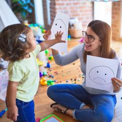 L'Ècole maternelle est une Ècole, un lieu d'Èducation et d'apprentissage avec des objectifs prÈcis. Tout y est donc organisÈ pour que l'enfant agisse et participe : l'espace, le temps et les situation